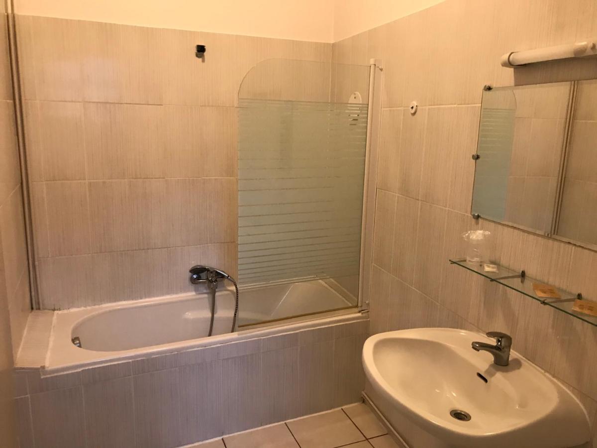 Hotel De La Gare Chateauroux Luaran gambar